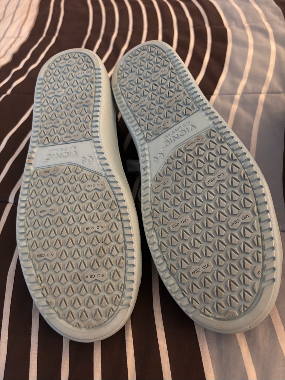 Vionic Navy Blue with light blue Trim and Laces Leather Sneakers Size 8 - Picture 4 of 5